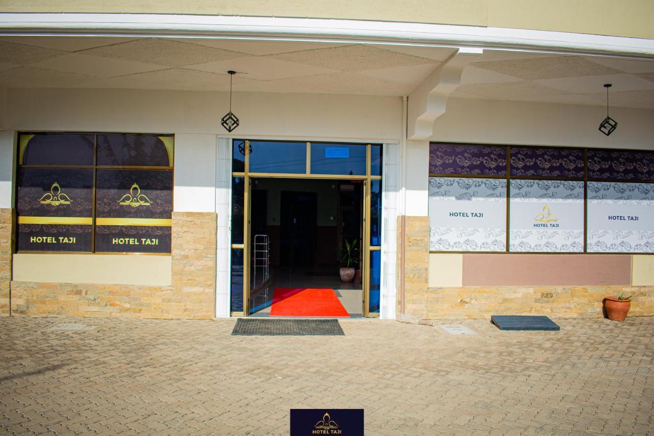 Hotel Taji แนนยูกี ภายนอก รูปภาพ